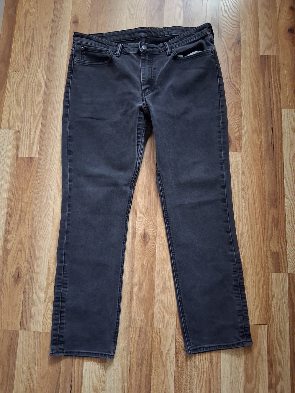Levi's 511 Slim-Straight Black Men's Jeans — Clean Everyday Style